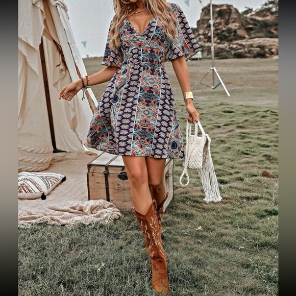 Boho floral print butterfly sleeve tie back dress - Picture 2 of 16